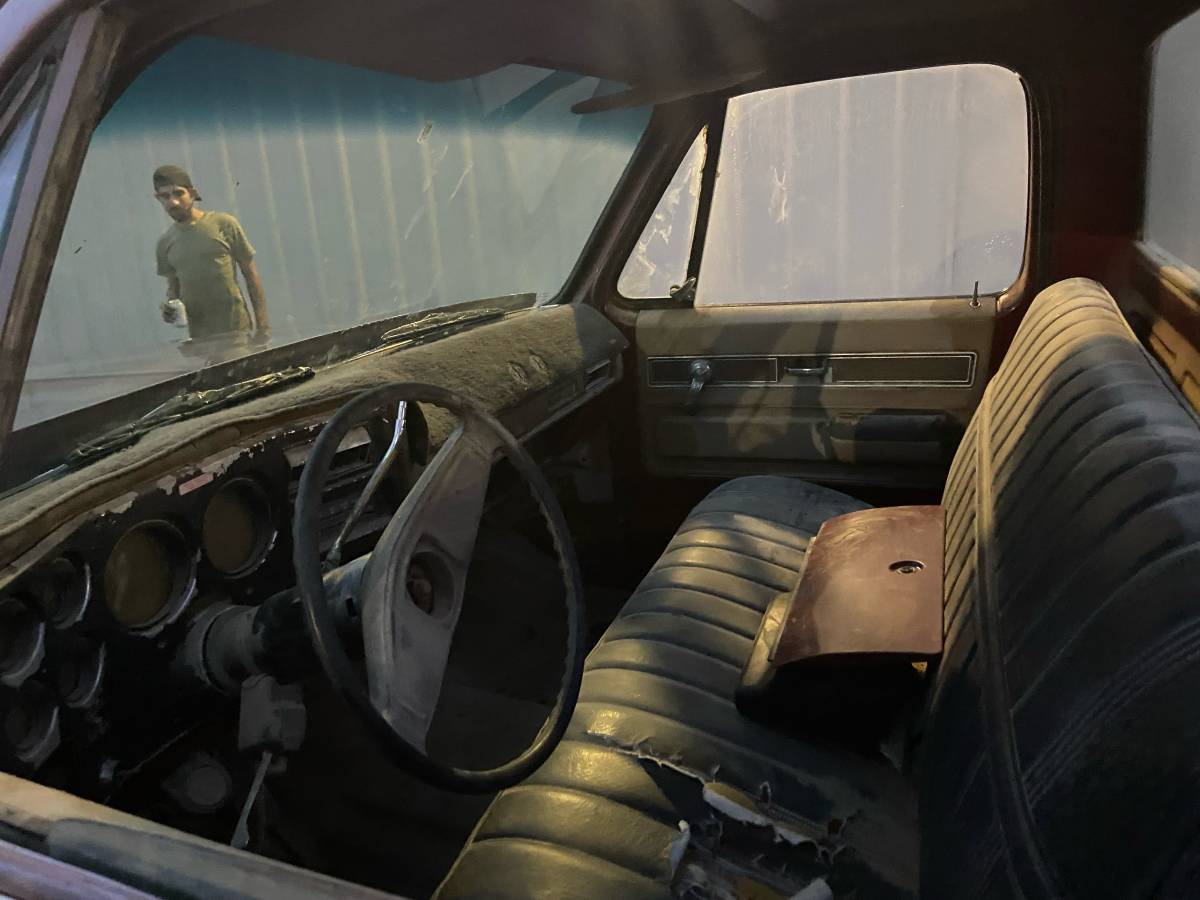 Chevrolet-c20-1977-brown-3