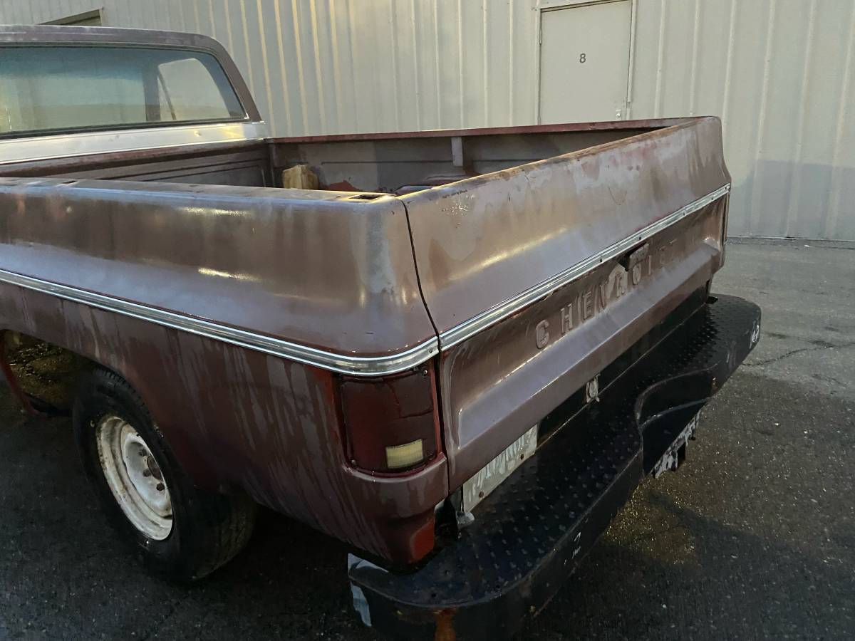 Chevrolet-c20-1977-brown-4