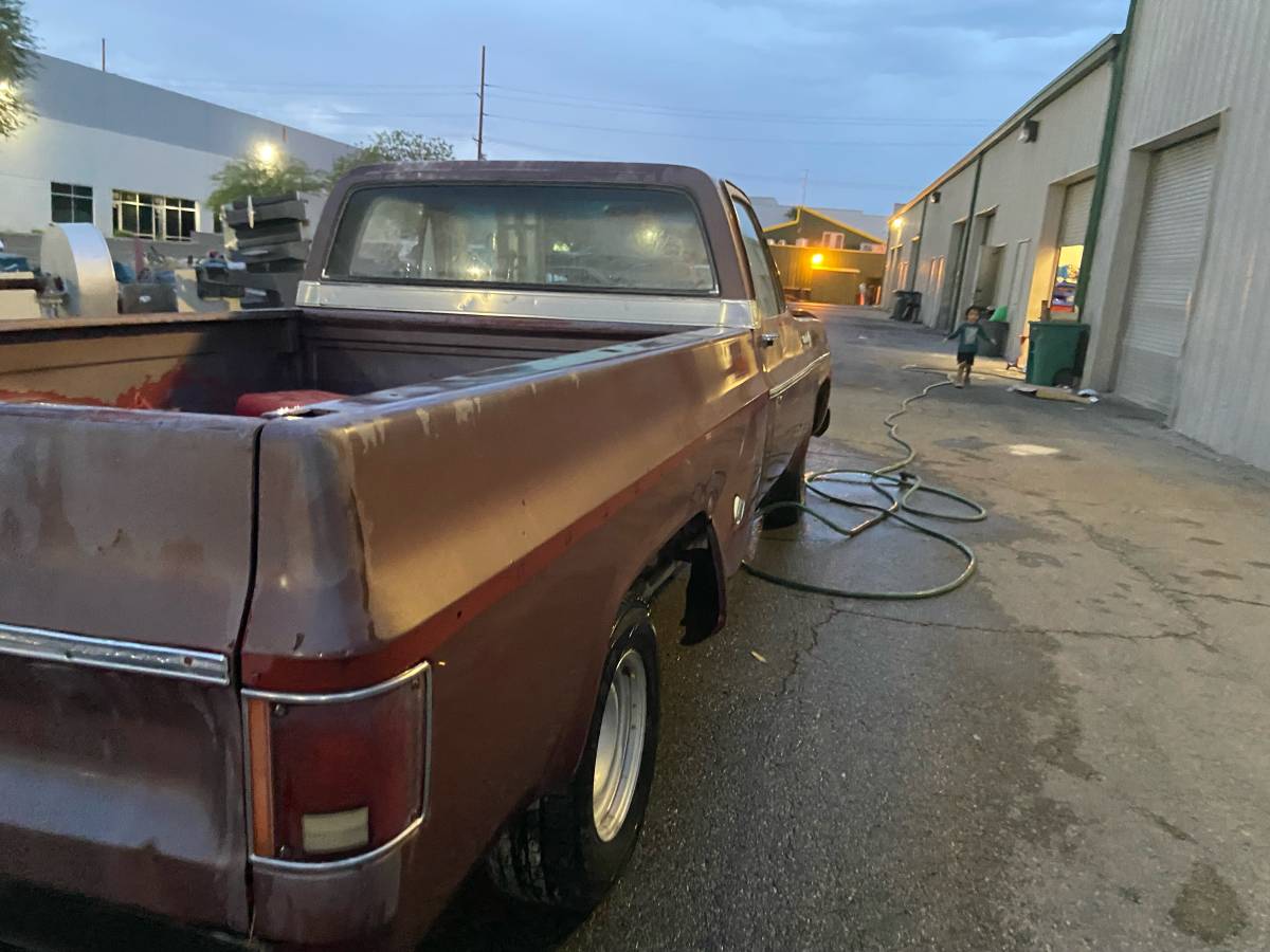 Chevrolet-c20-1977-brown-6