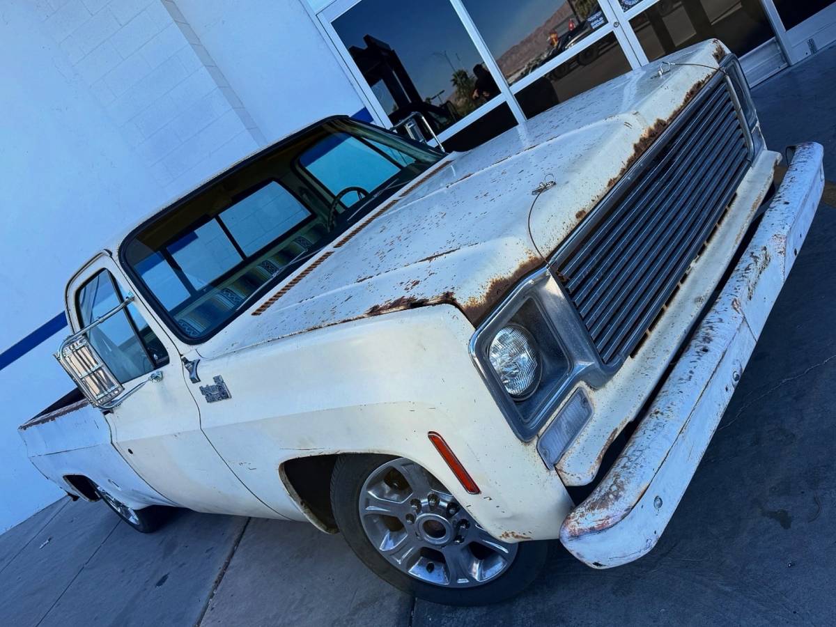 Chevrolet-c20-1977-white-1
