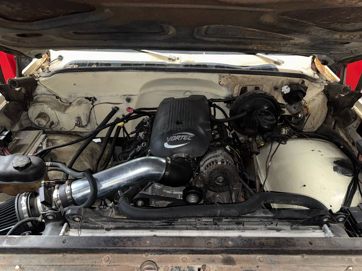 Chevrolet-c20-1977-white-13