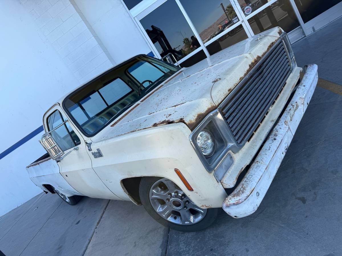 Chevrolet-c20-1977-white-4