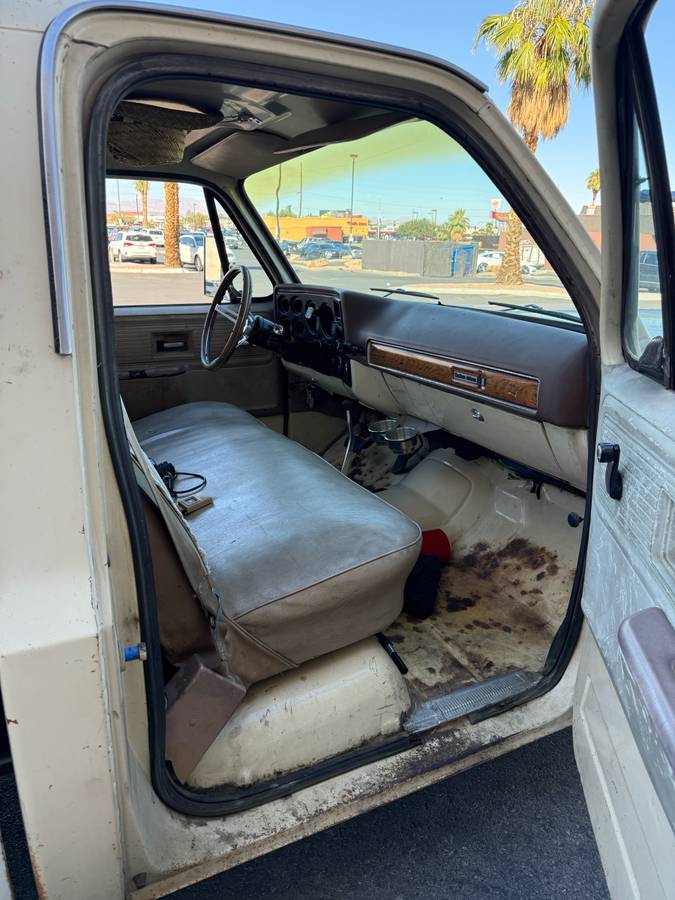 Chevrolet-c20-1977-white-5