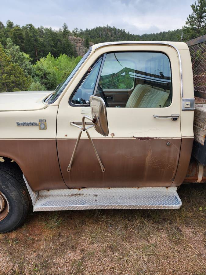 Chevrolet-c20-1978-brown-1