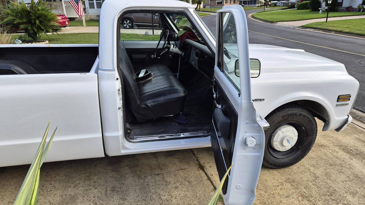 Chevrolet-c20-pickup-1970-10