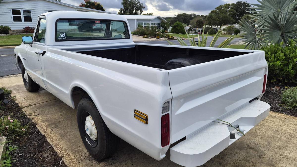 Chevrolet-c20-pickup-1970-3