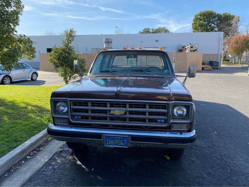 Chevrolet-c30-1978-brown-1