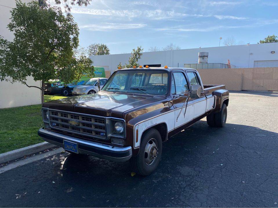 Chevrolet-c30-1978-brown