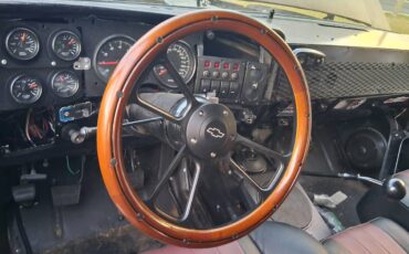 Chevrolet-c30-1983-brown-4
