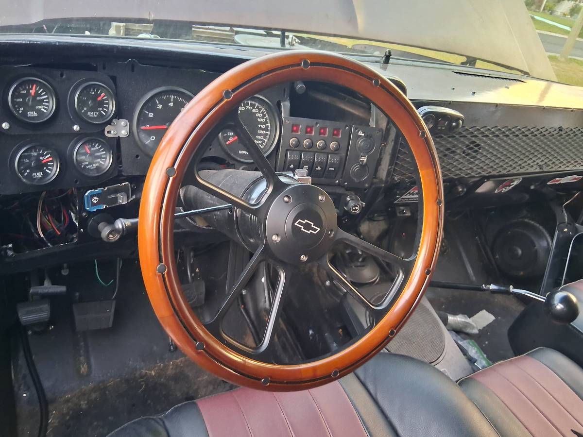 Chevrolet-c30-1983-brown-4
