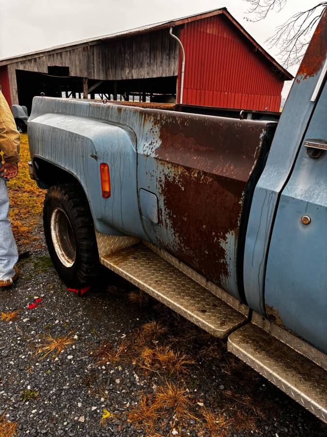 Chevrolet-c30-dually-1983-blue-1