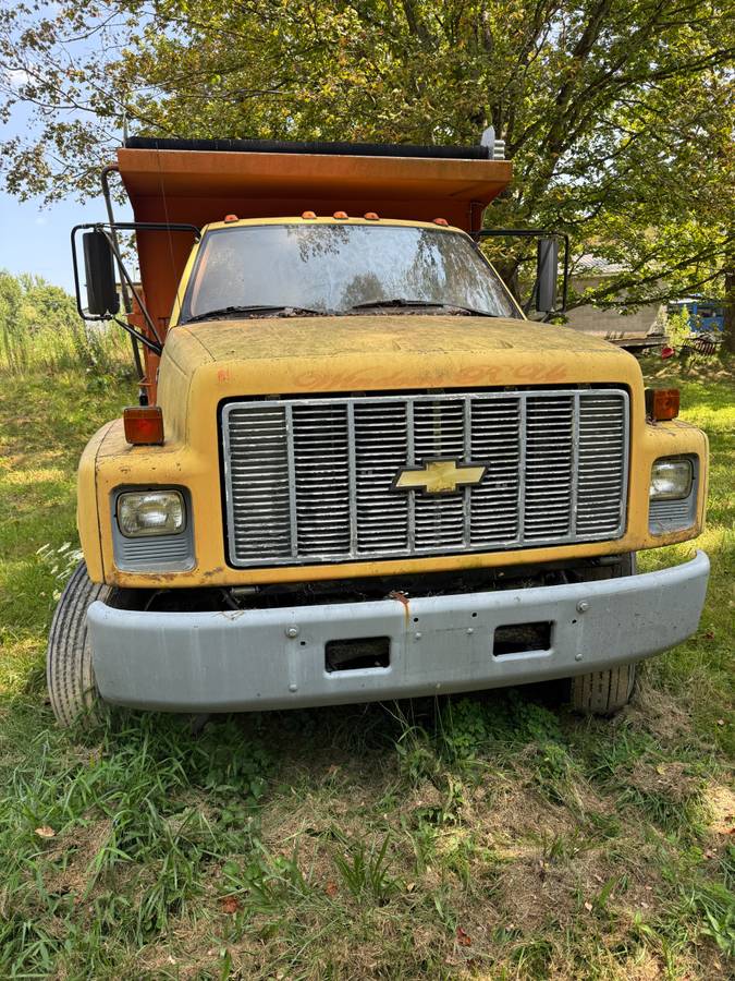 Chevrolet-c7-7000-medium-duty-medium-conventional-1994-orange-1
