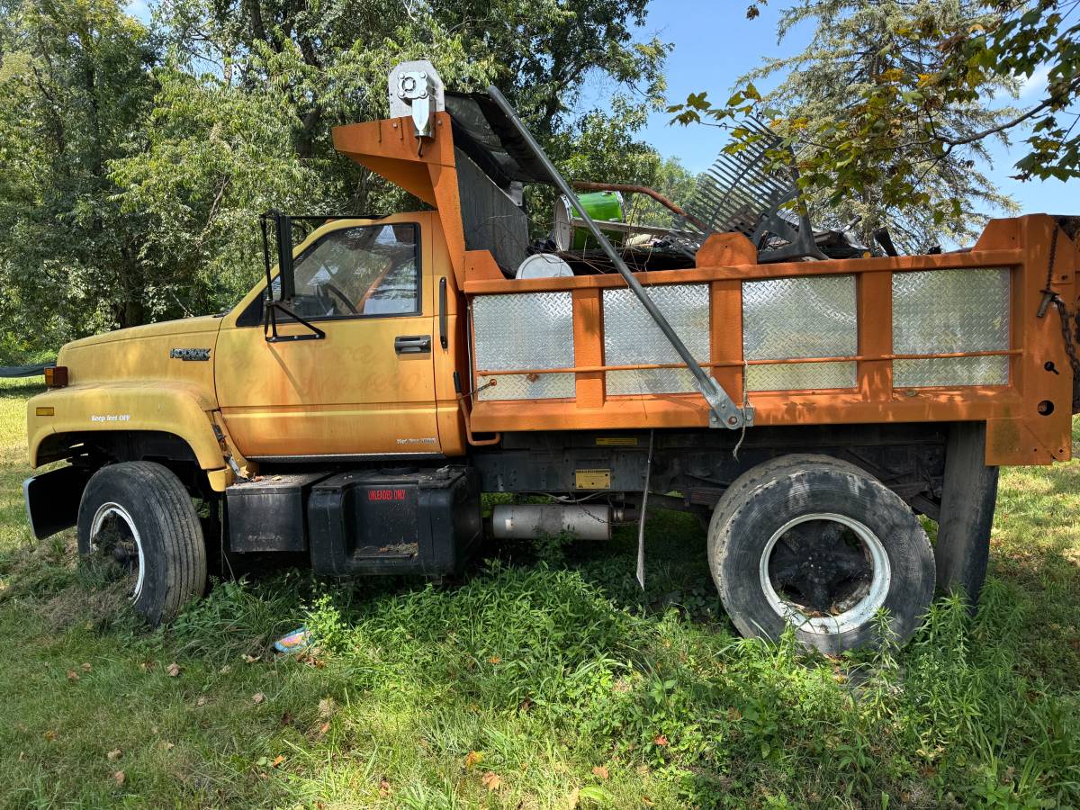 Chevrolet-c7-7000-medium-duty-medium-conventional-1994-orange-19