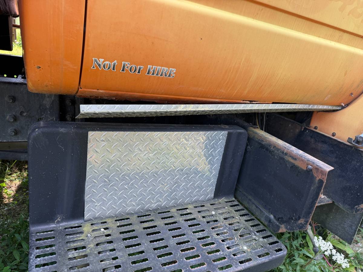 Chevrolet-c7-7000-medium-duty-medium-conventional-1994-orange-2