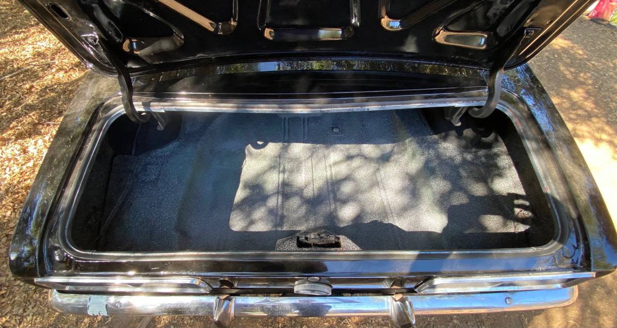 Chevrolet-camaro-1968-black-17