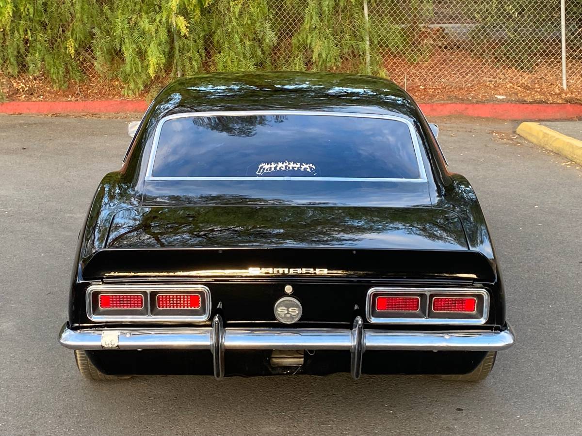 Chevrolet-camaro-1968-black-8