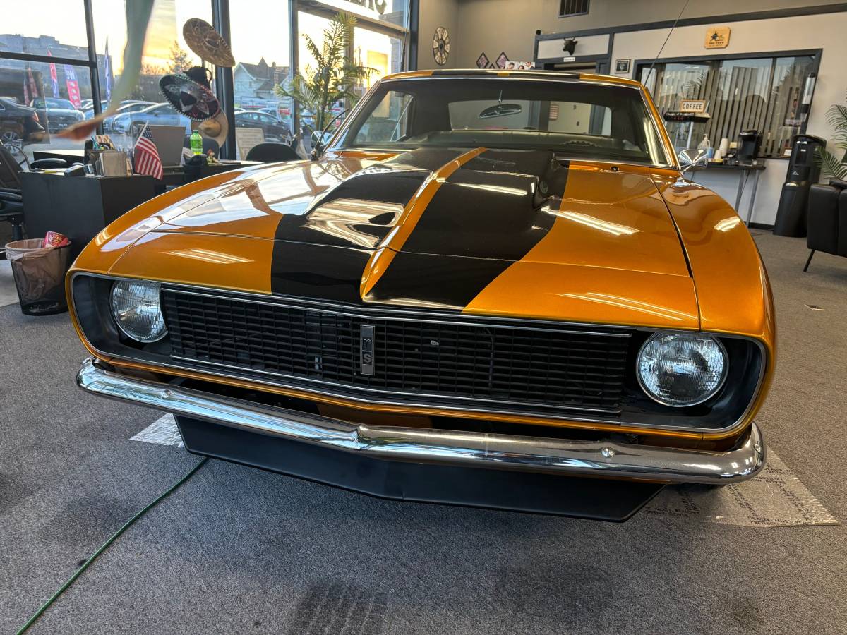 Chevrolet-camaro-1968-orange-1