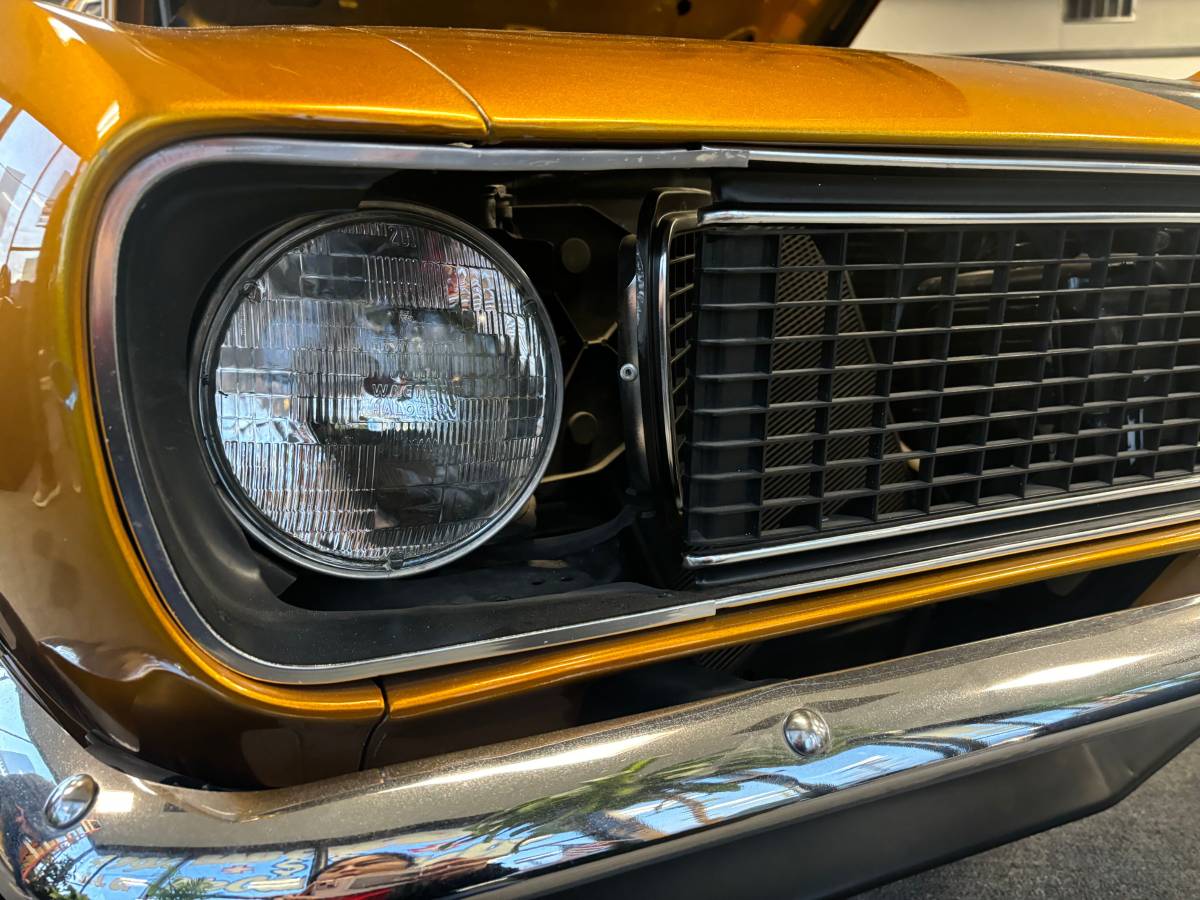 Chevrolet-camaro-1968-orange-10