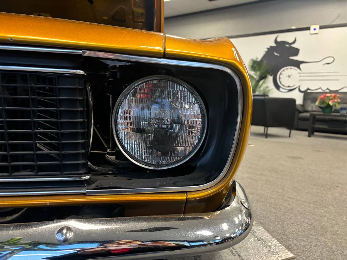 Chevrolet-camaro-1968-orange-12