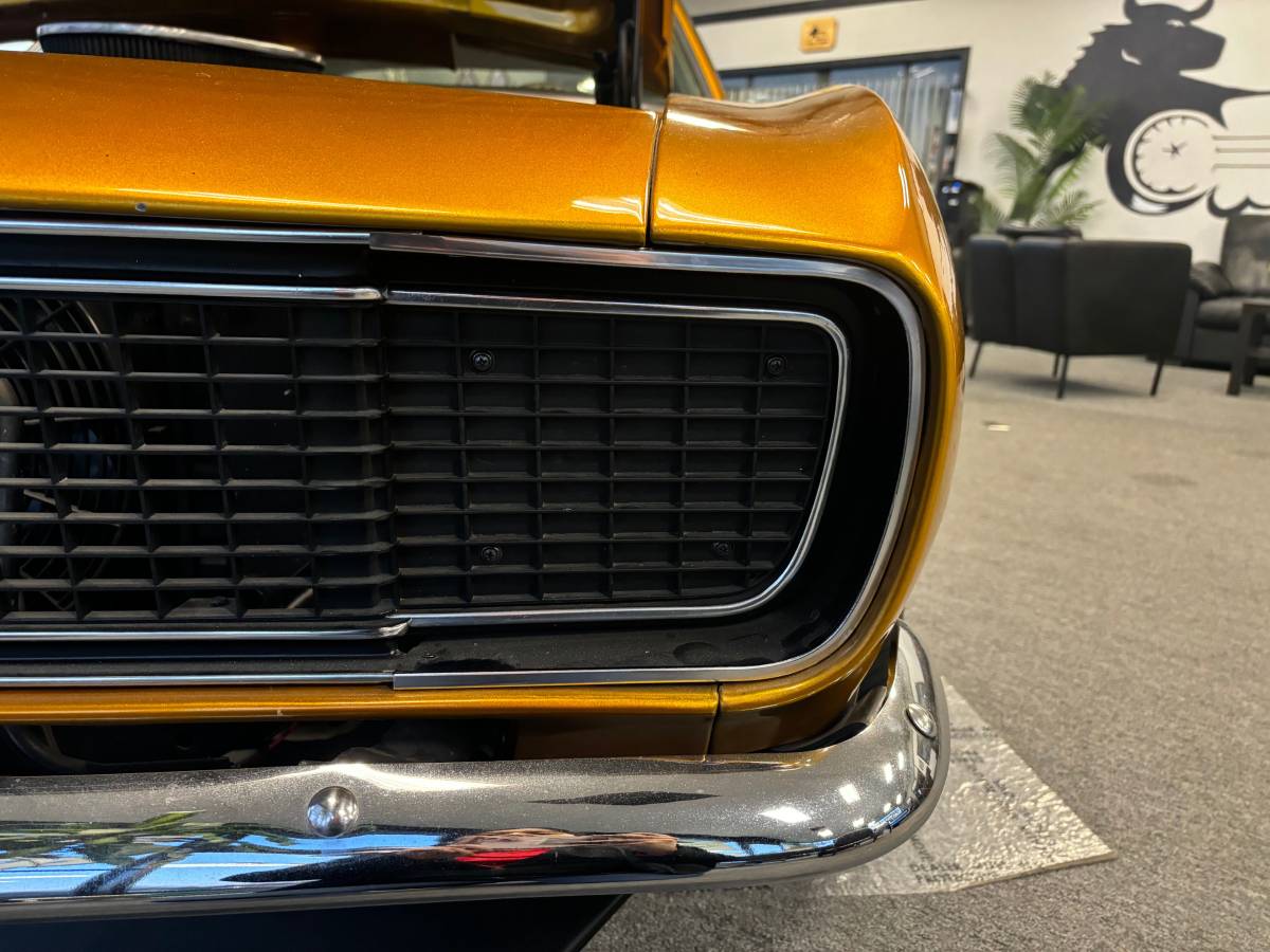 Chevrolet-camaro-1968-orange-13