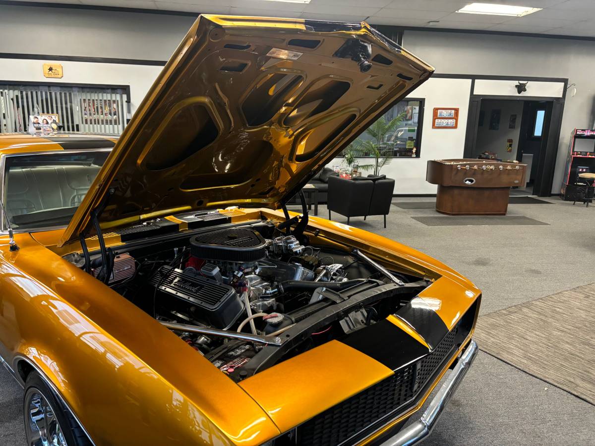 Chevrolet-camaro-1968-orange-3