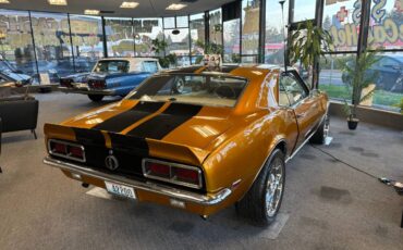 Chevrolet-camaro-1968-orange-9