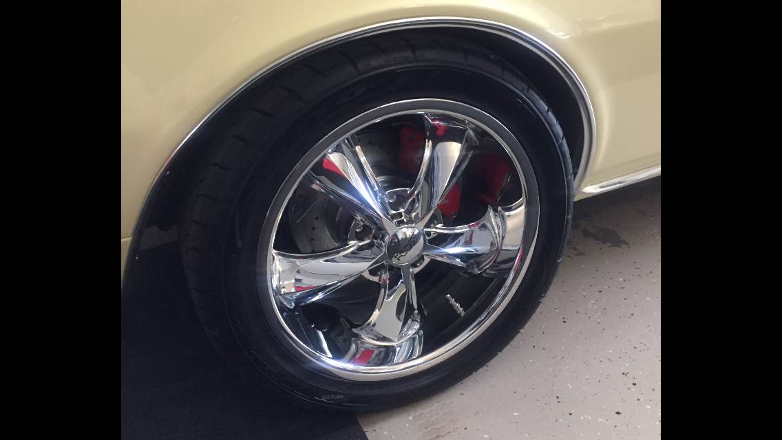 Chevrolet-camaro-1968-yellow-15