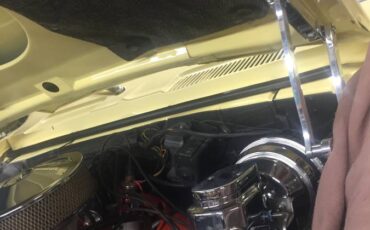Chevrolet-camaro-1968-yellow-2