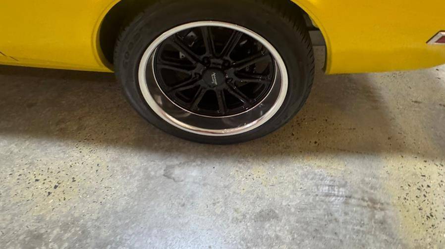 Chevrolet-camaro-1968-yellow-22