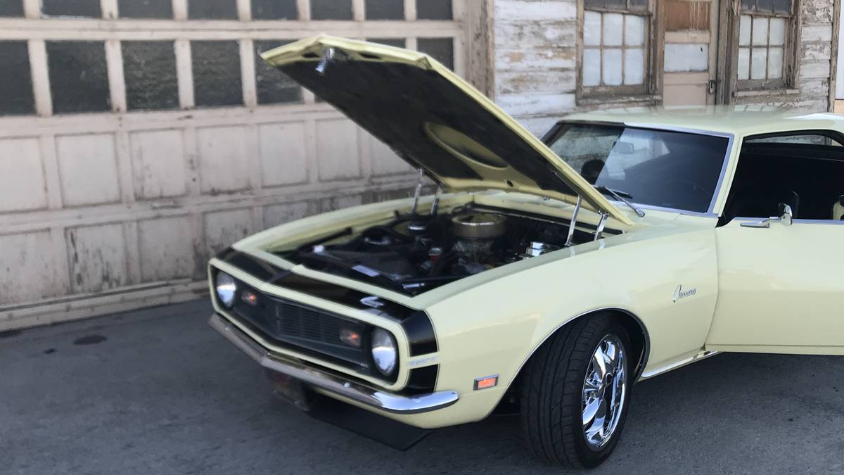 Chevrolet-camaro-1968-yellow-7