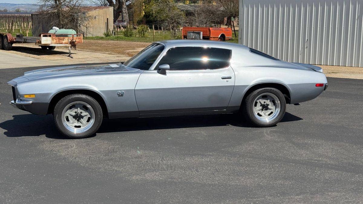 Chevrolet-camaro-1970-silver-2