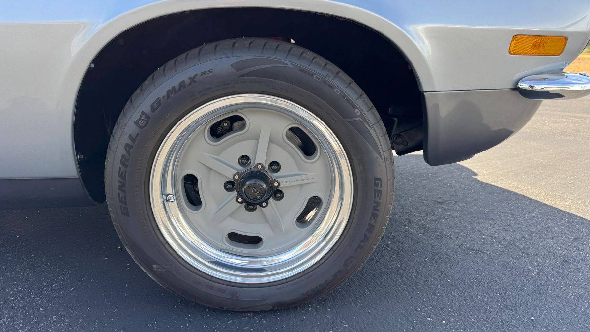 Chevrolet-camaro-1970-silver-21