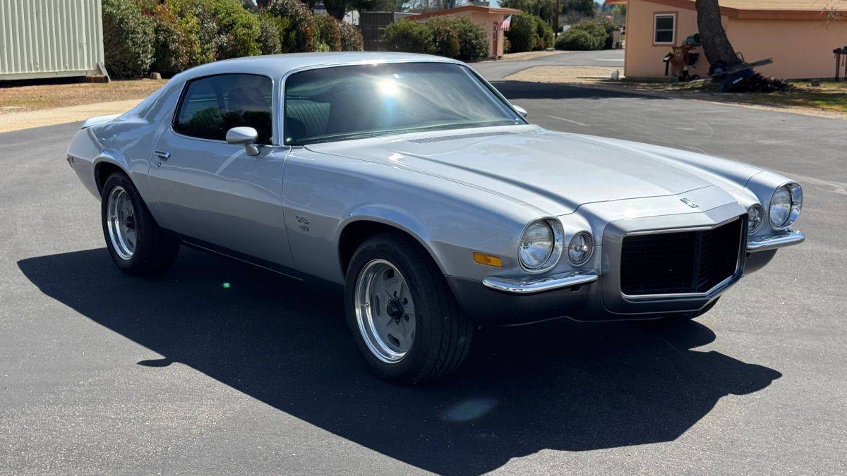 Chevrolet-camaro-1970-silver-23