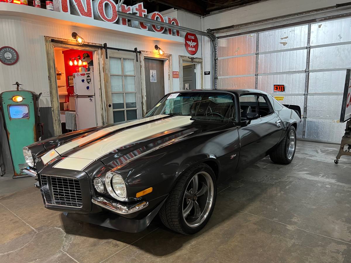 Chevrolet-camaro-1971-grey-5