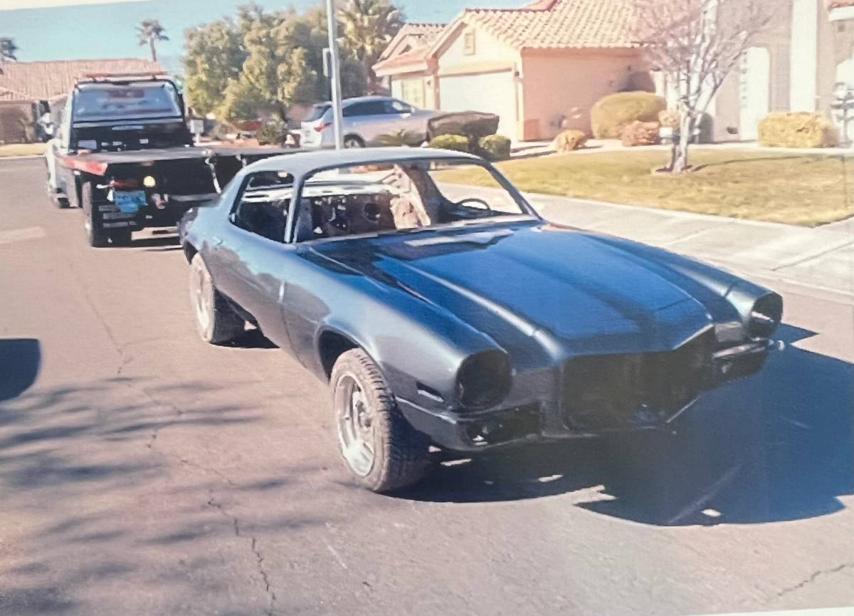 Chevrolet-camaro-1971-grey-7