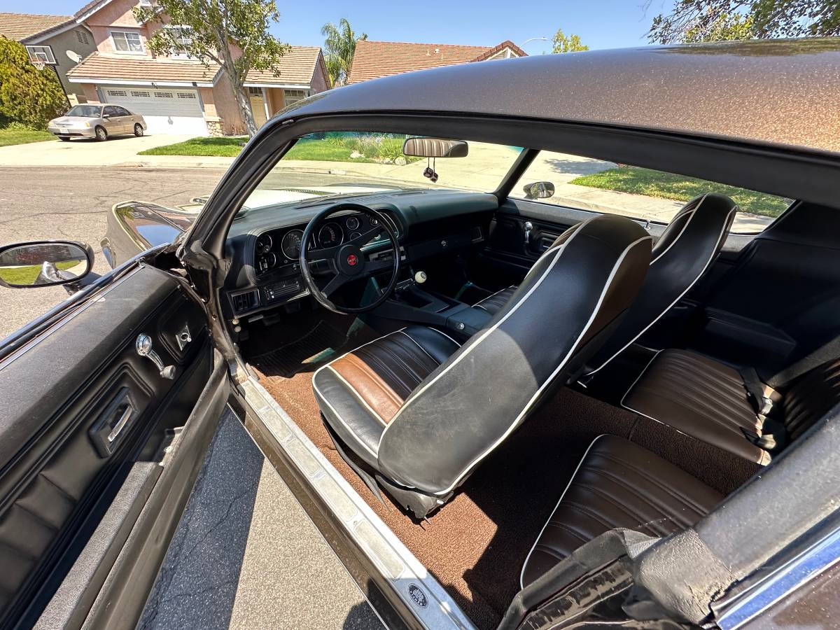 Chevrolet-camaro-1972-brown-10