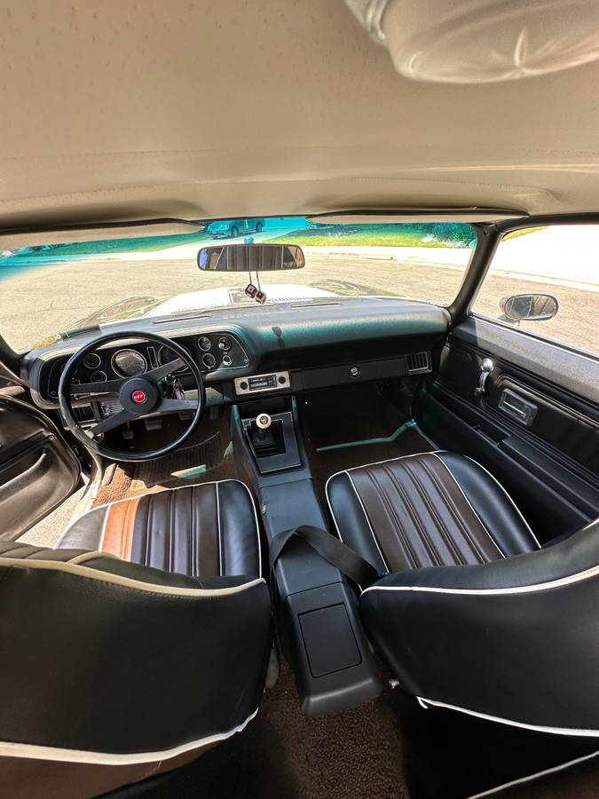 Chevrolet-camaro-1972-brown-11