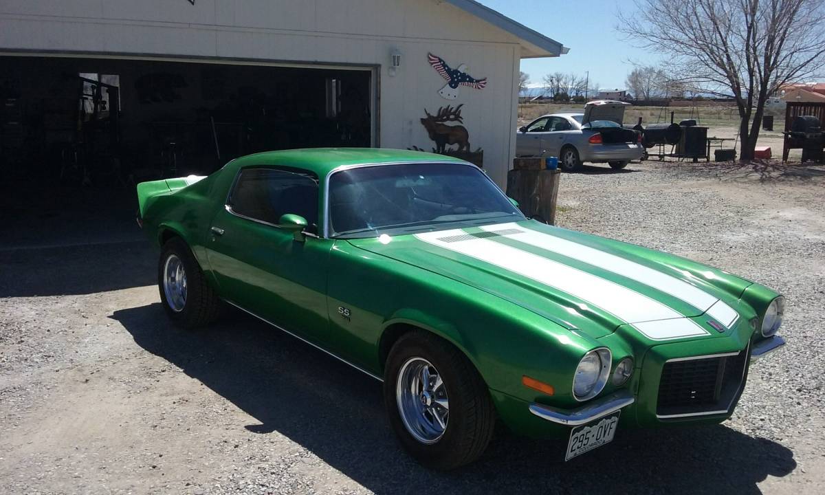 Chevrolet-camaro-1972-green-3