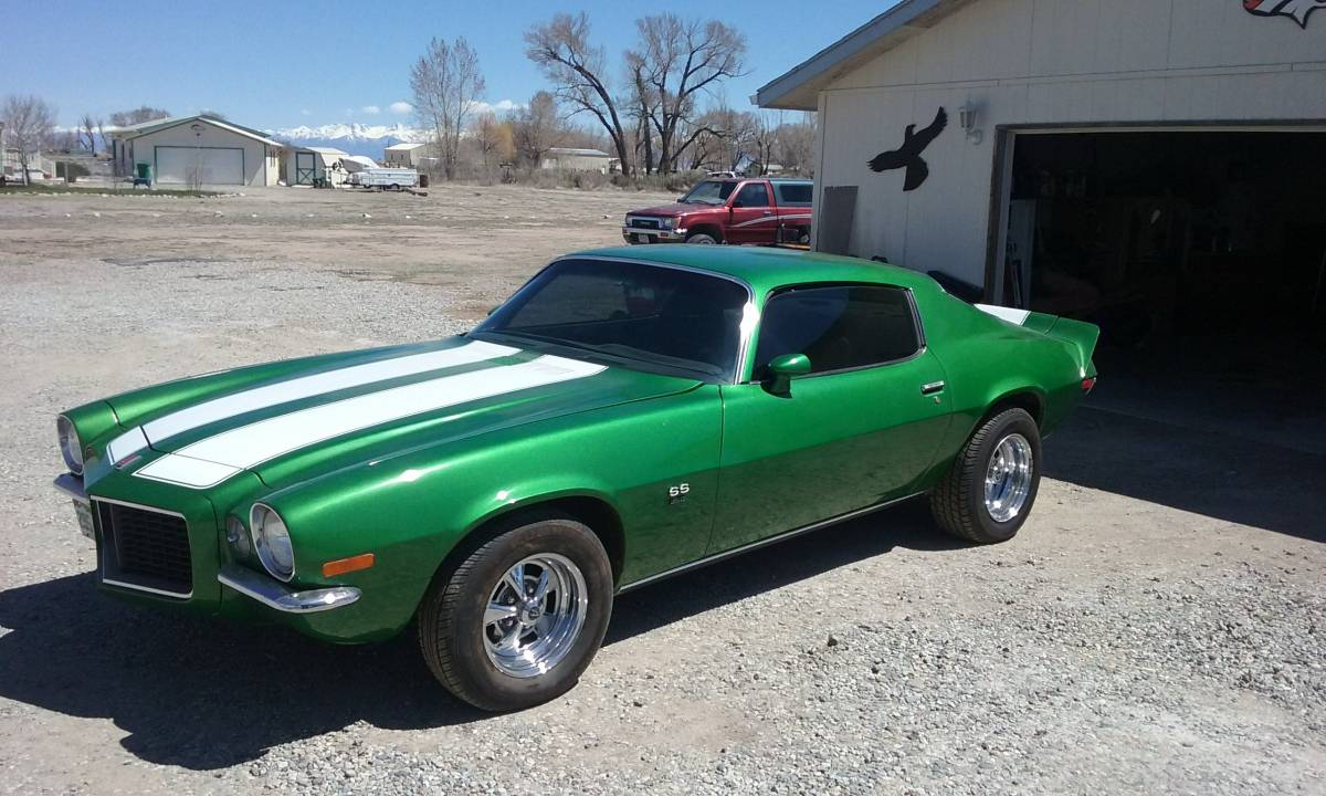 Chevrolet-camaro-1972-green-4