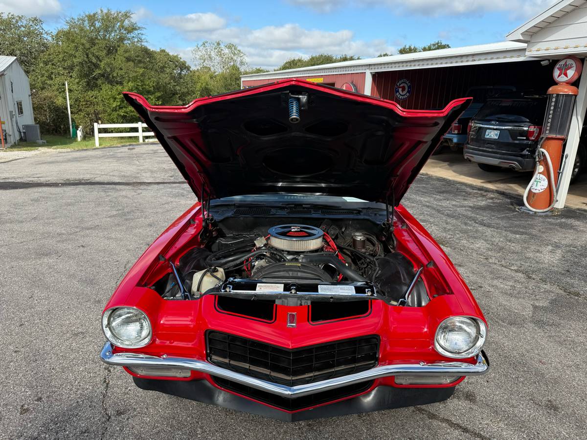 Chevrolet-camaro-1973-red-8