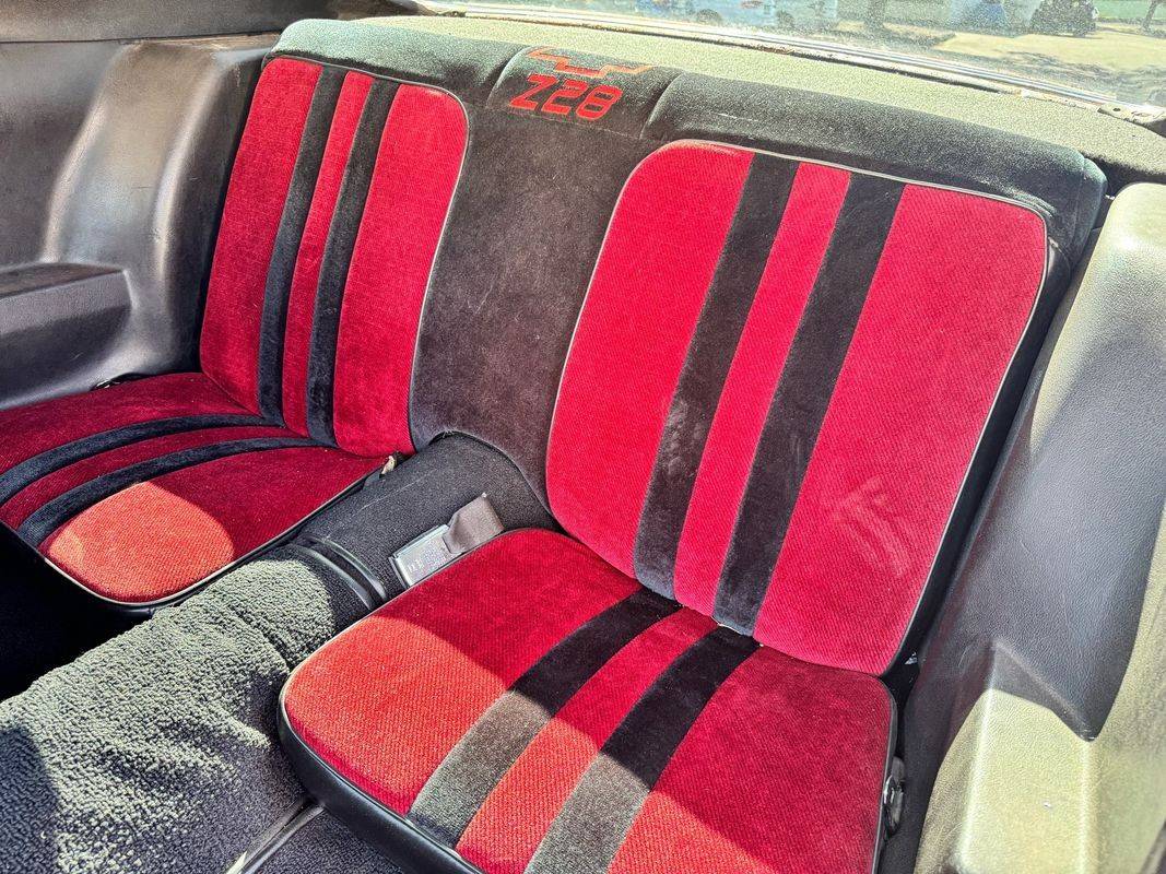 Chevrolet-camaro-1974-red-10