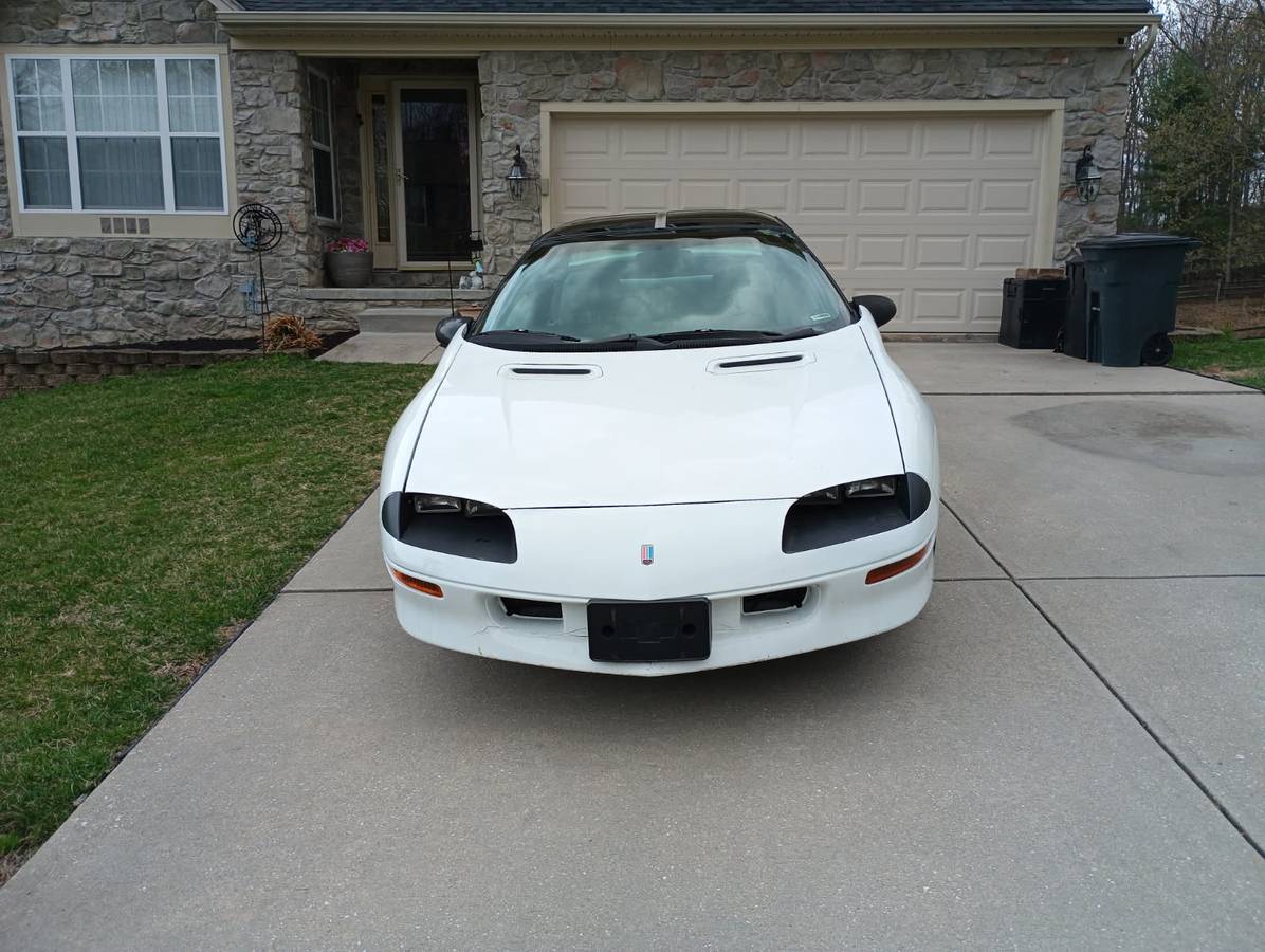 Chevrolet-camaro-1979-white-2