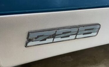 Chevrolet-camaro-1983-blue-11