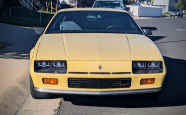 Chevrolet-camaro-1986-yellow-1
