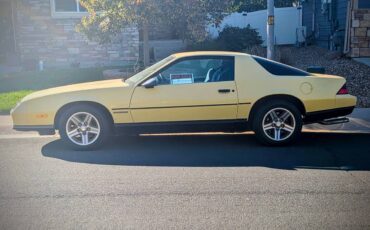 Chevrolet-camaro-1986-yellow-3