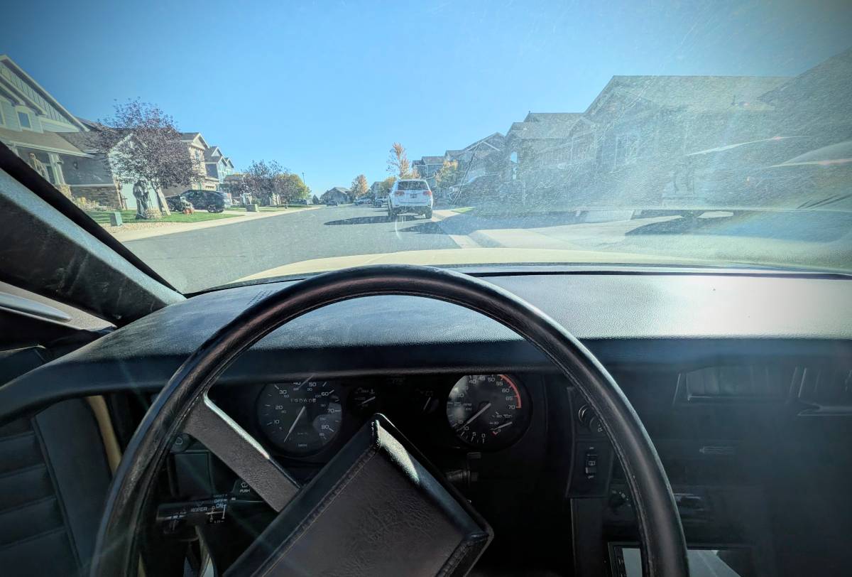 Chevrolet-camaro-1986-yellow-9