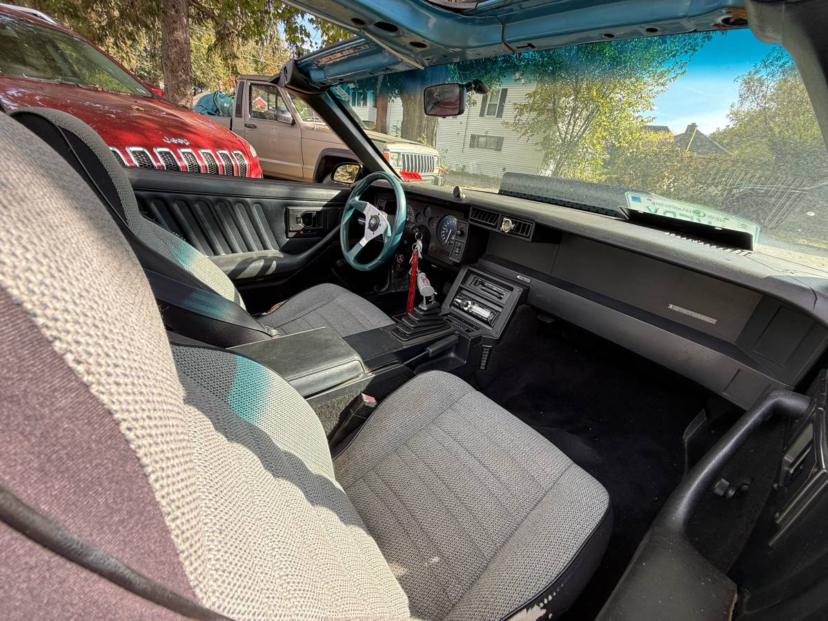 Chevrolet-camaro-1988-black-1