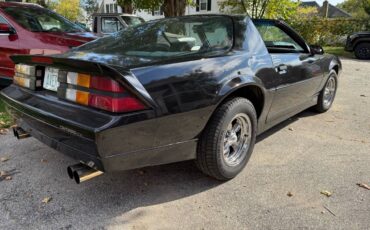 Chevrolet-camaro-1988-black-3