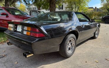 Chevrolet-camaro-1988-black-4