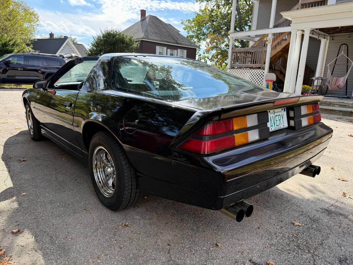 Chevrolet-camaro-1988-black-5